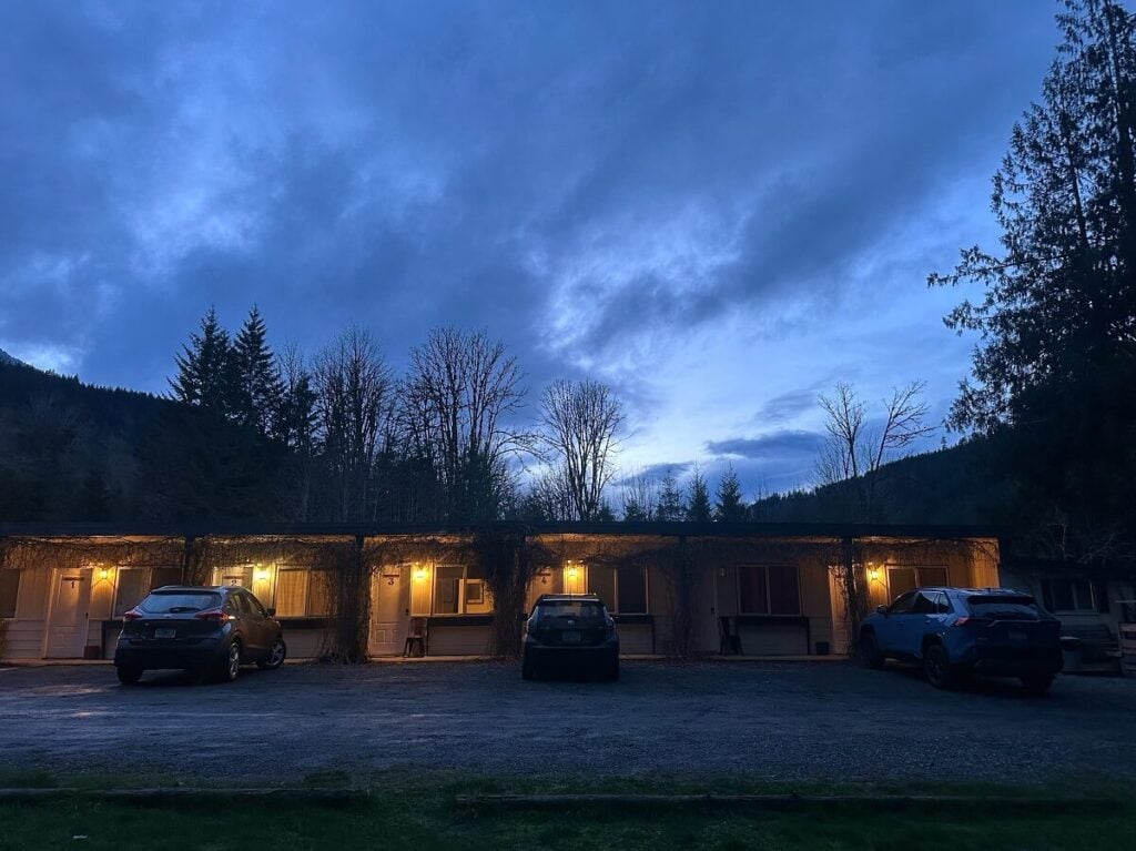 REVIEW Emerald Valley Inn in Port Angeles (2024) Sand and Elevation